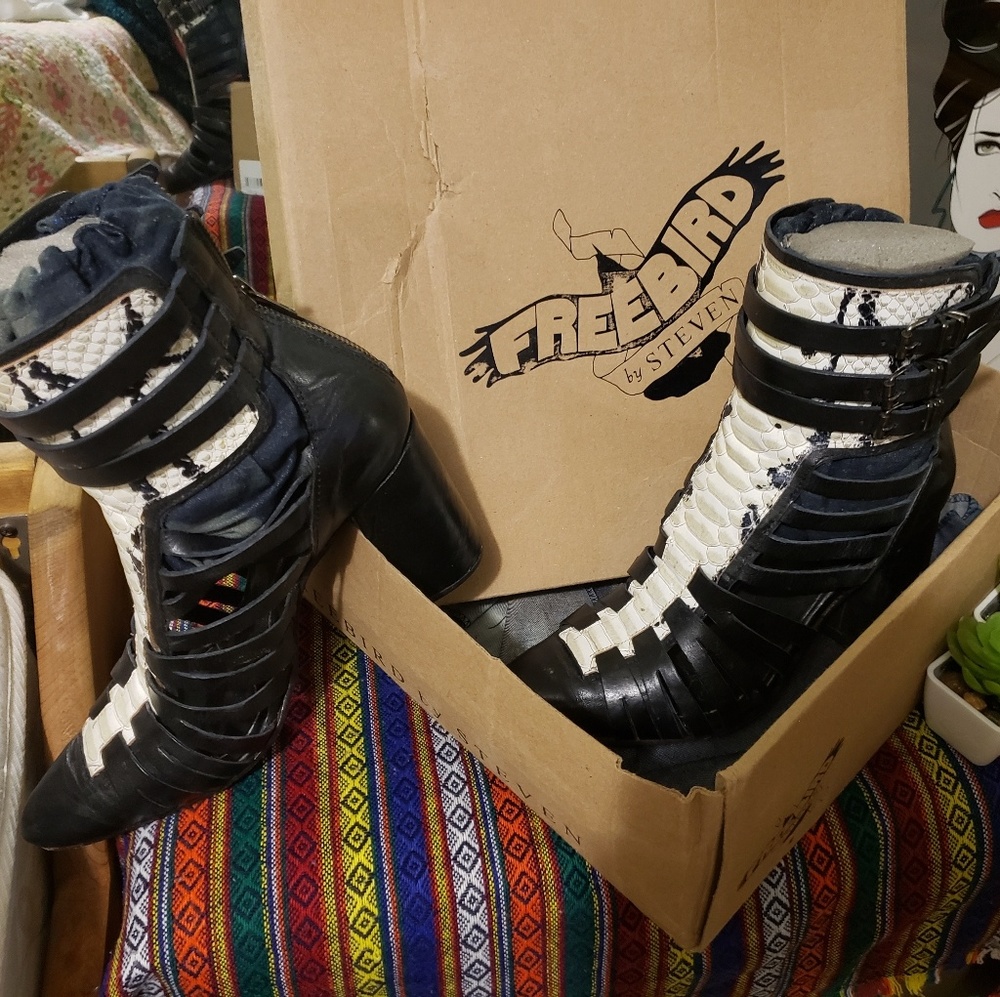 Freebirds by Steven.Size 10
